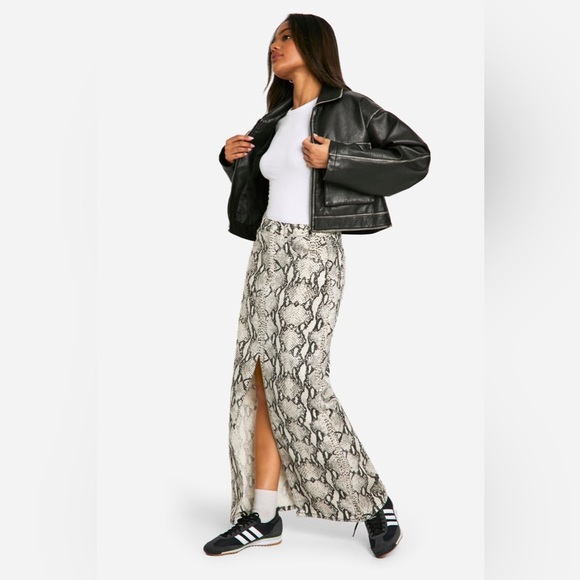 BLUE BLUSH High Waist Snakeskin Print Maxi Skirt size Medium - Picture 1 of 7